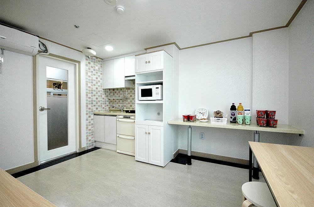 Eel Guesthouse Сеул Экстерьер фото