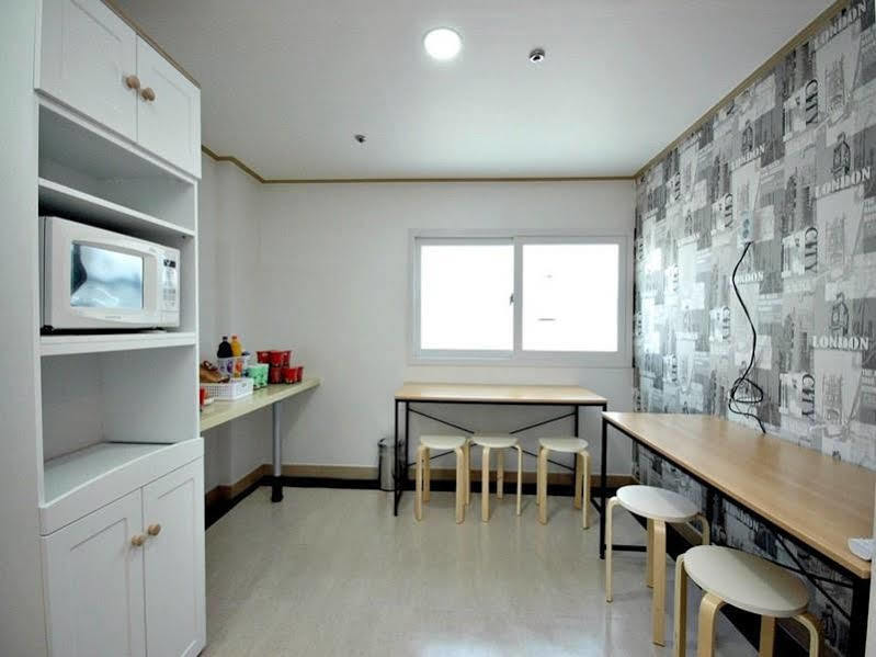 Eel Guesthouse Сеул Экстерьер фото