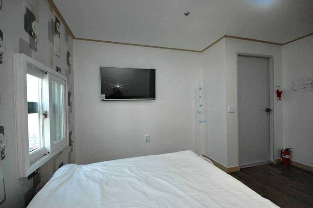 Eel Guesthouse Сеул Экстерьер фото
